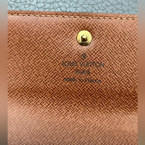 International medium wallet - Picture 7 of 15